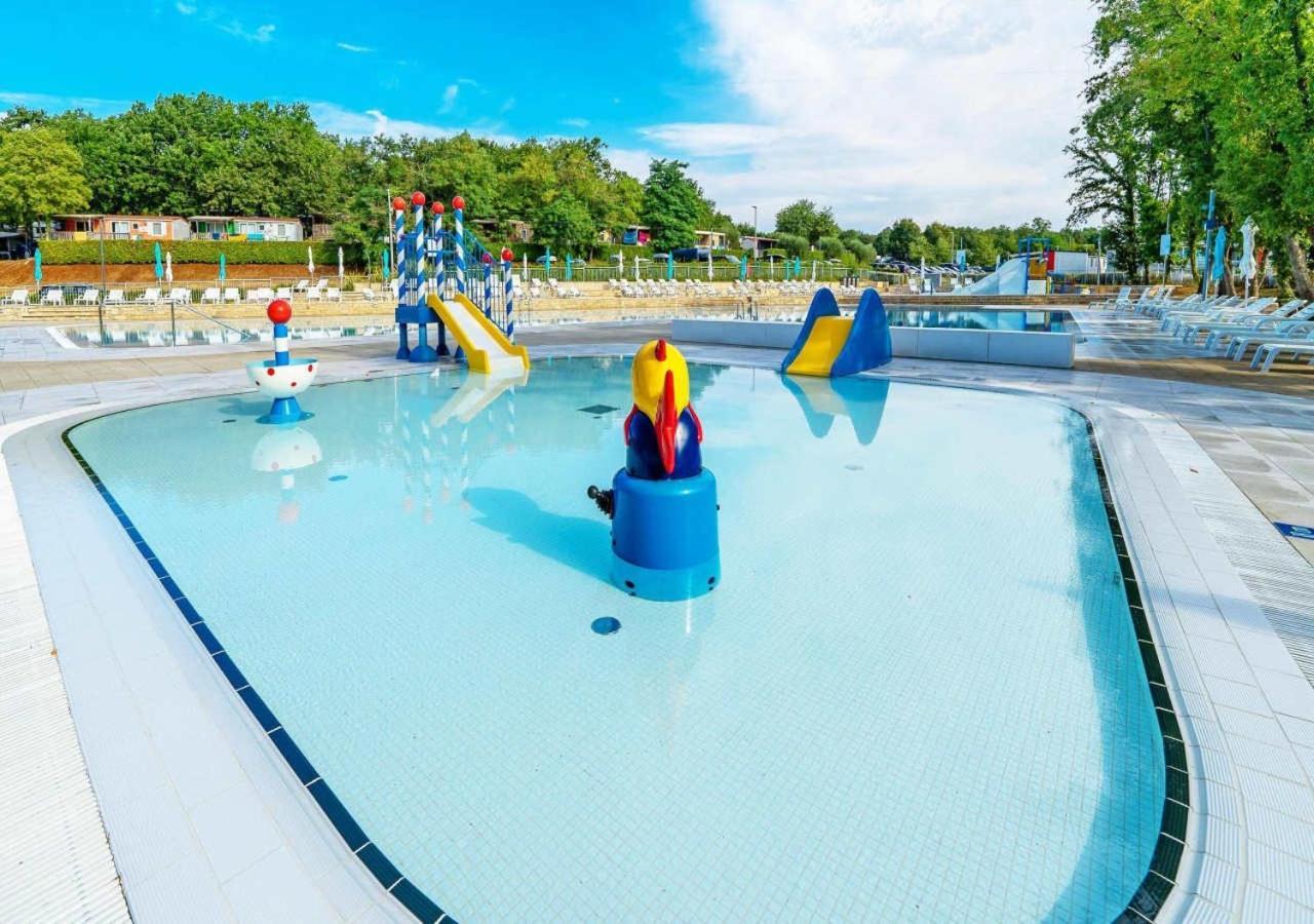 Camping Bijela Uvala - Eurocamp I Homair Пореч Экстерьер фото