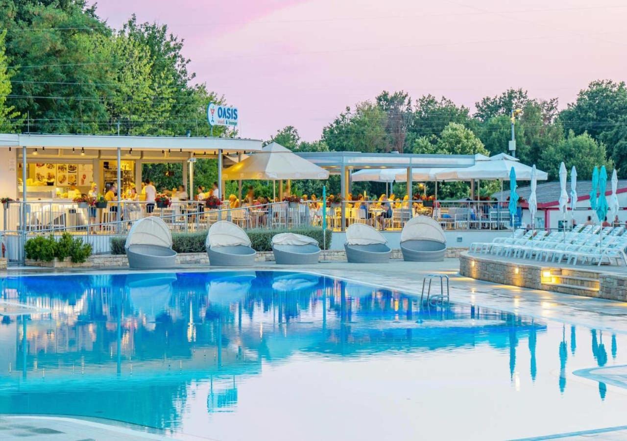 Camping Bijela Uvala - Eurocamp I Homair Пореч Экстерьер фото
