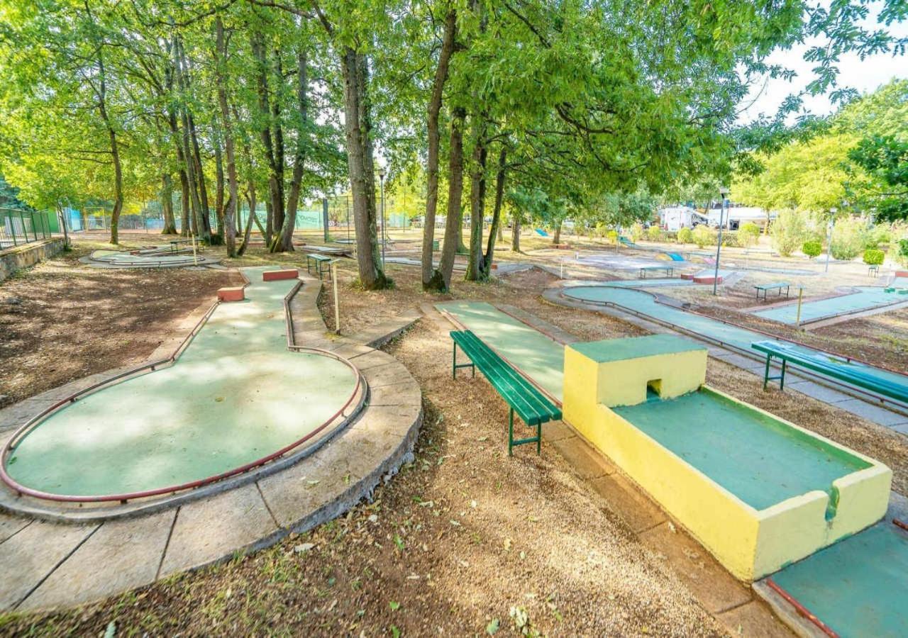Camping Bijela Uvala - Eurocamp I Homair Пореч Экстерьер фото